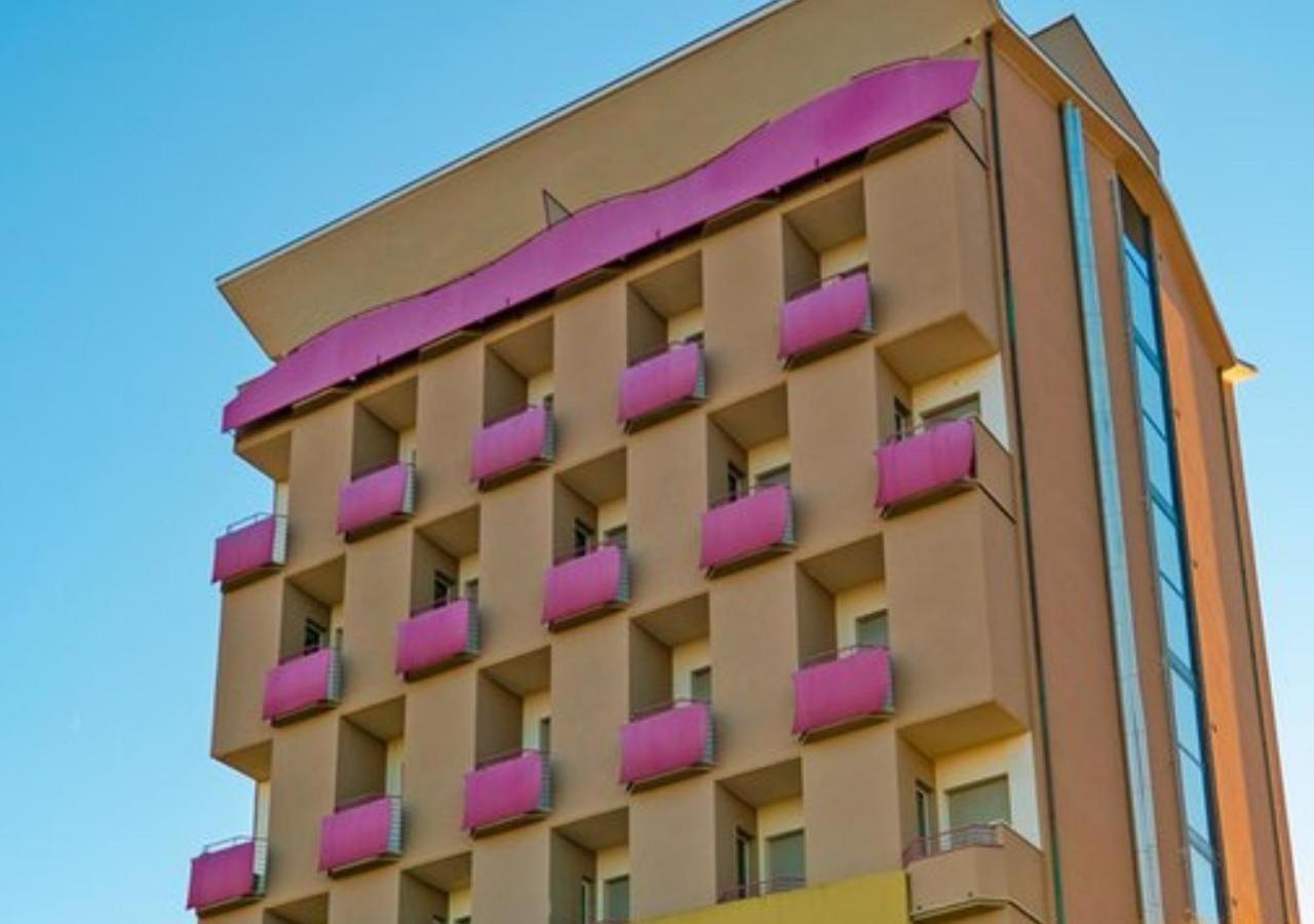 Hotel Atlantic Vista Mare Pesaro Exterior photo