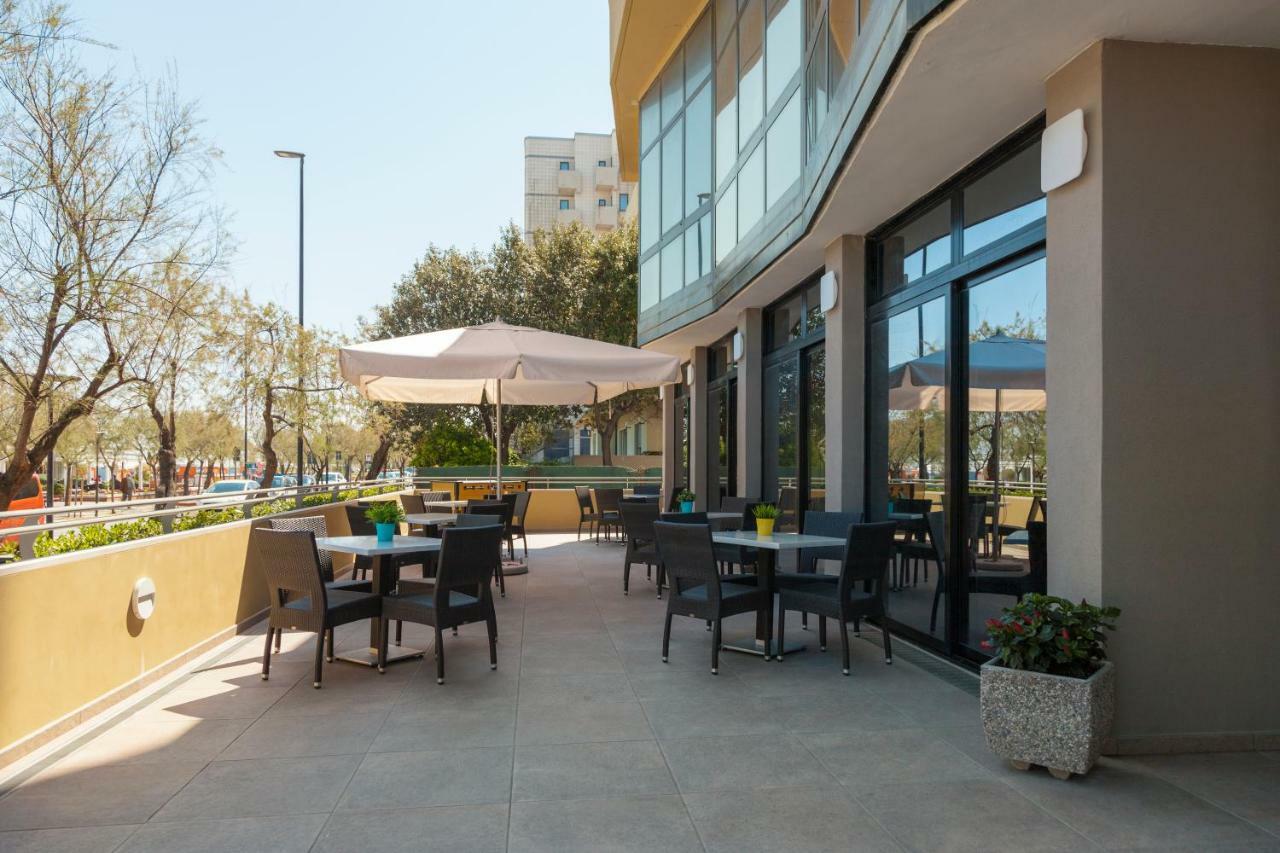 Hotel Atlantic Vista Mare Pesaro Exterior photo