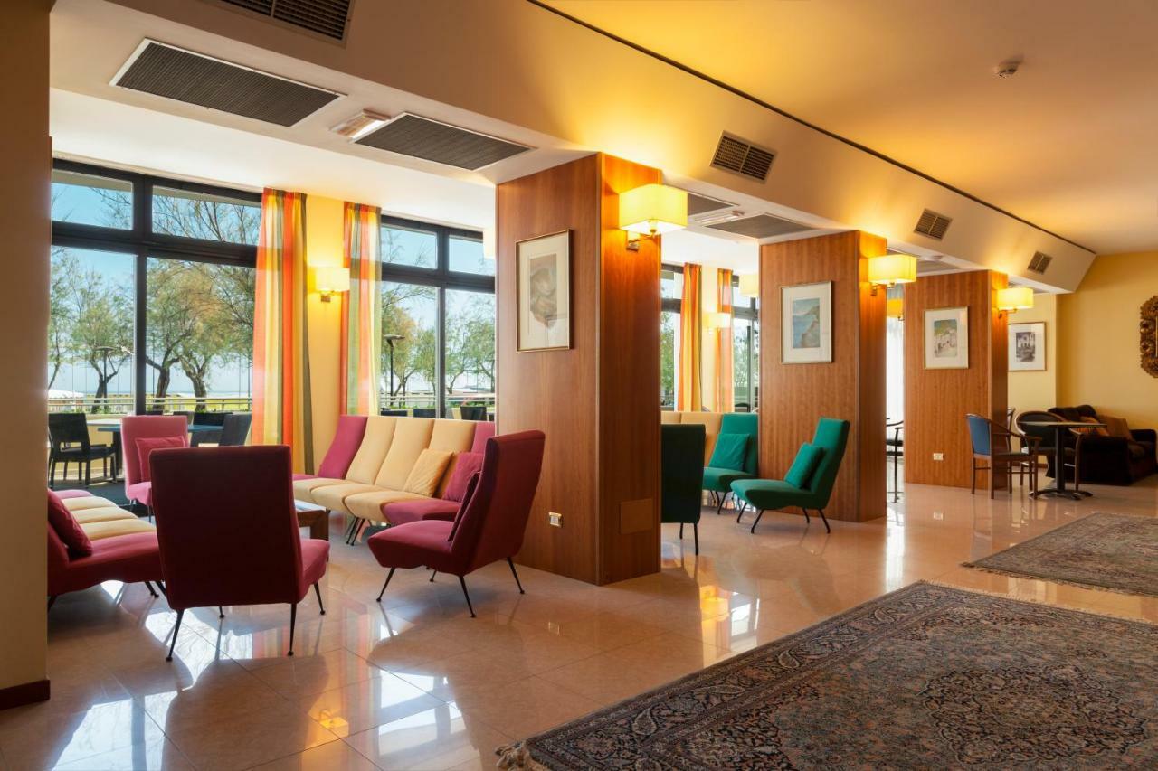Hotel Atlantic Vista Mare Pesaro Exterior photo